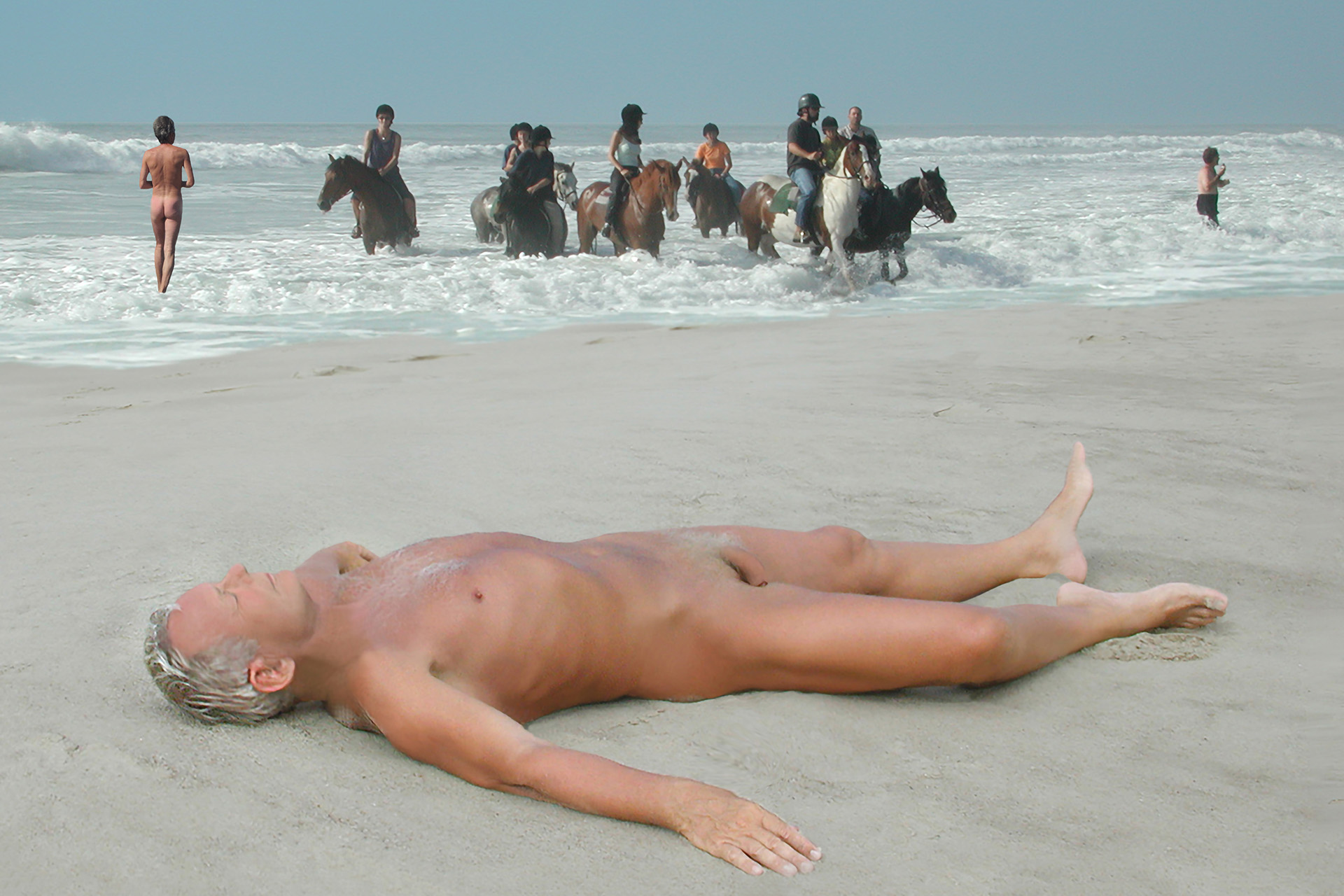 Nudism - nude sunbathing on the Atlantic Ocean in the great outdoors - Centre Hélio Marin Montalivet